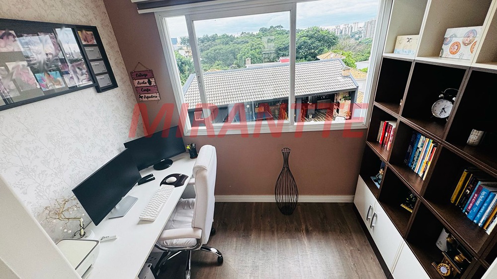 Cond. fechado de 318m² com 4 quartos em Engordadouro