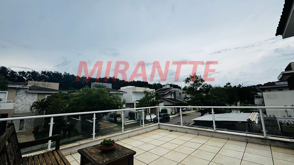 Cond. fechado de 318m² com 4 quartos em Engordadouro