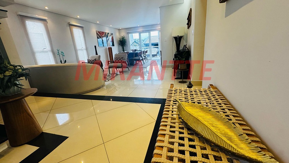 Cond. fechado de 318m² com 4 quartos em Engordadouro