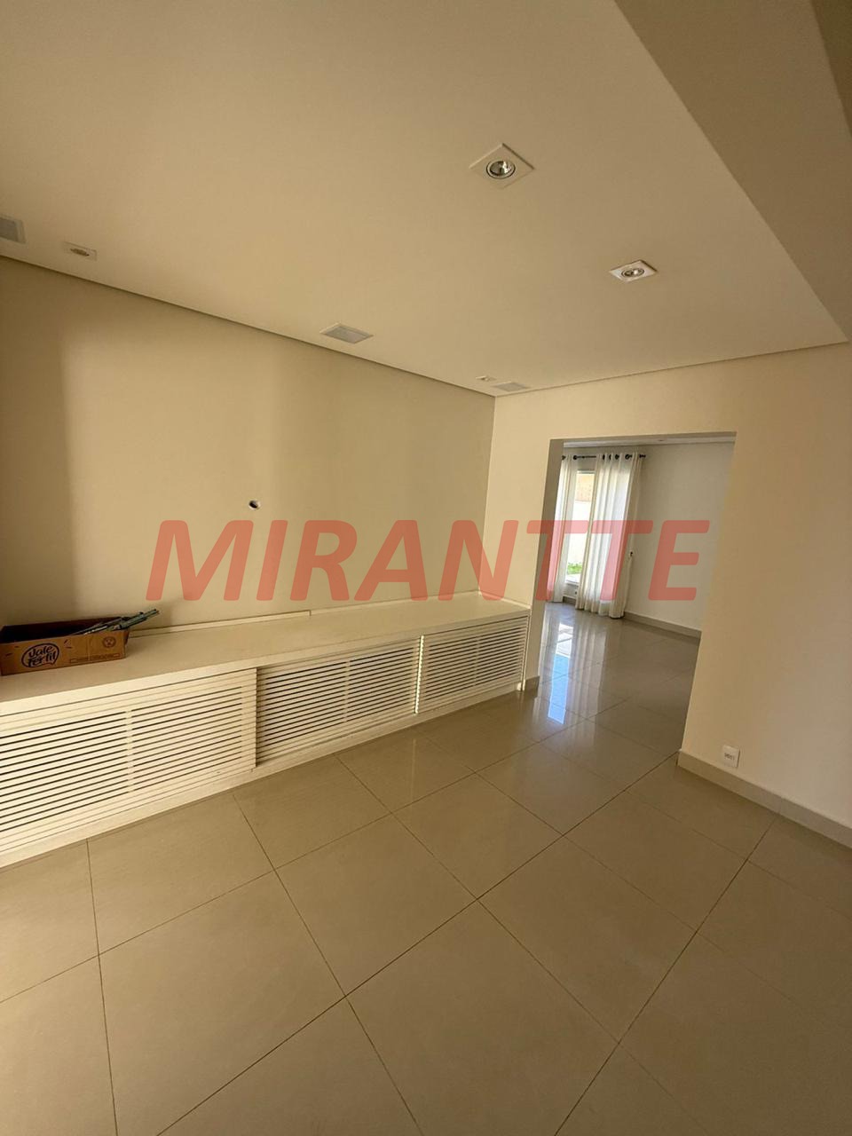 Cond. fechado de 300m² com 3 quartos em Engordadouro