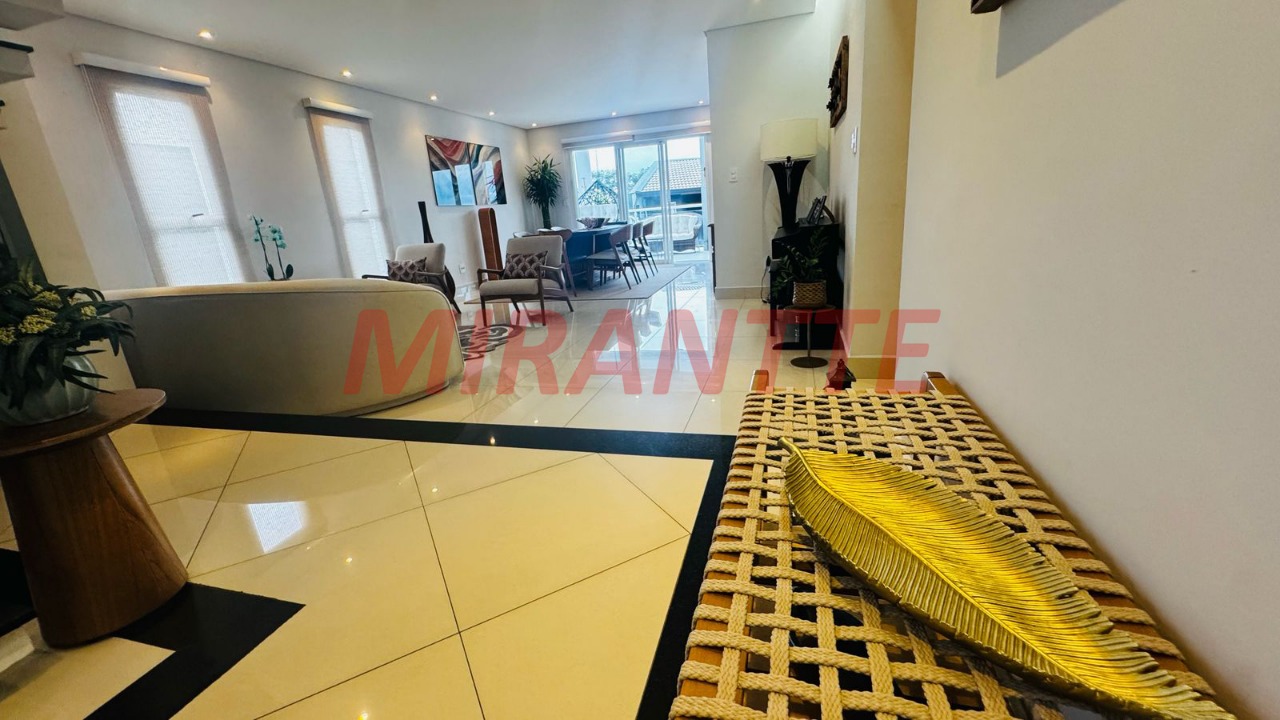 Cond. fechado de 300m² com 3 quartos em Engordadouro
