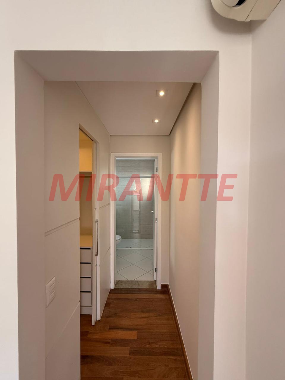 Cond. fechado de 300m² com 3 quartos em Engordadouro
