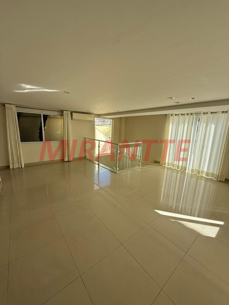 Cond. fechado de 300m² com 3 quartos em Engordadouro