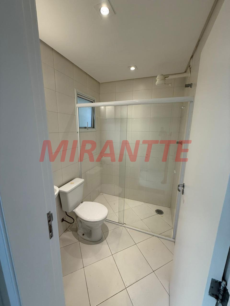 Cond. fechado de 300m² com 3 quartos em Engordadouro