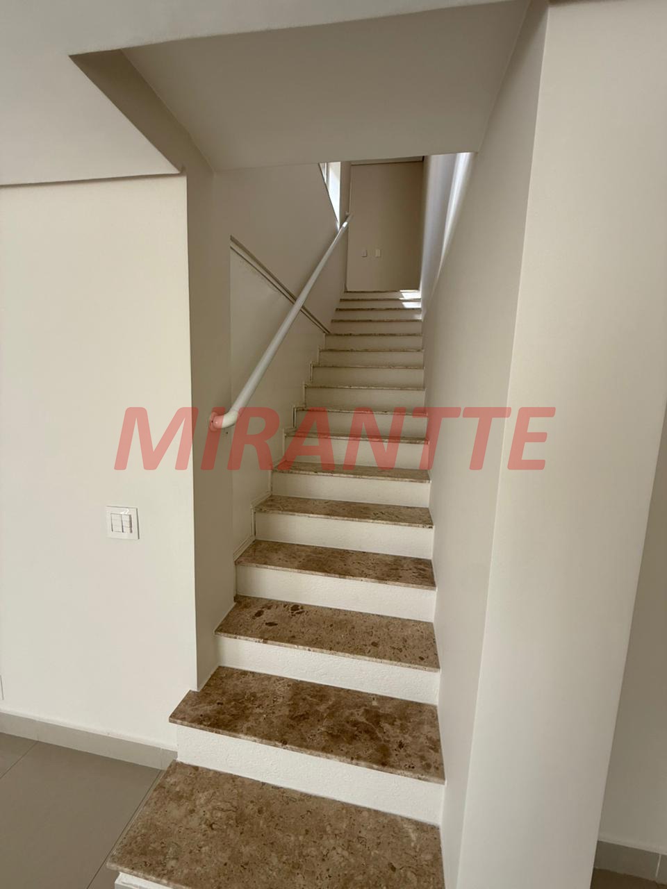 Cond. fechado de 300m² com 3 quartos em Engordadouro