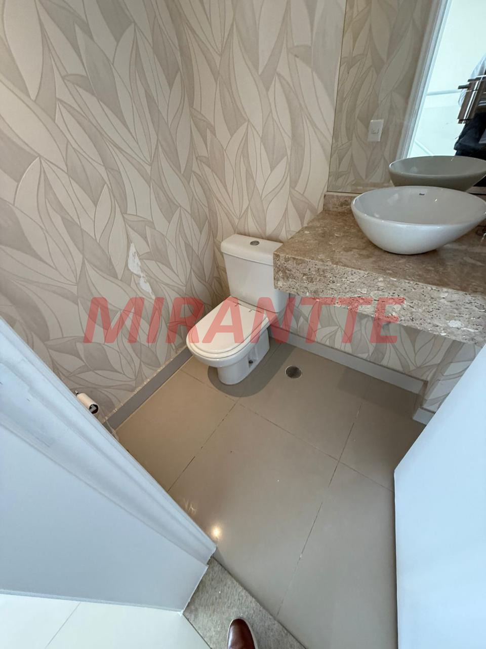 Cond. fechado de 300m² com 3 quartos em Engordadouro