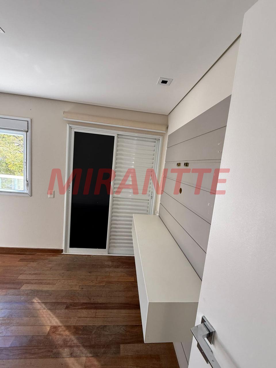 Cond. fechado de 300m² com 3 quartos em Engordadouro