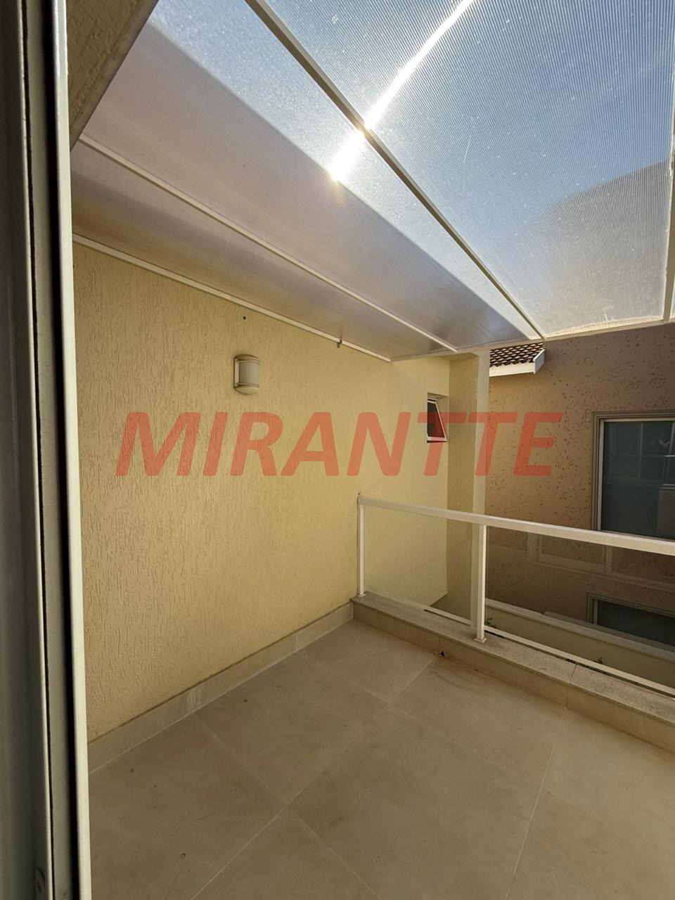 Cond. fechado de 300m² com 3 quartos em Engordadouro