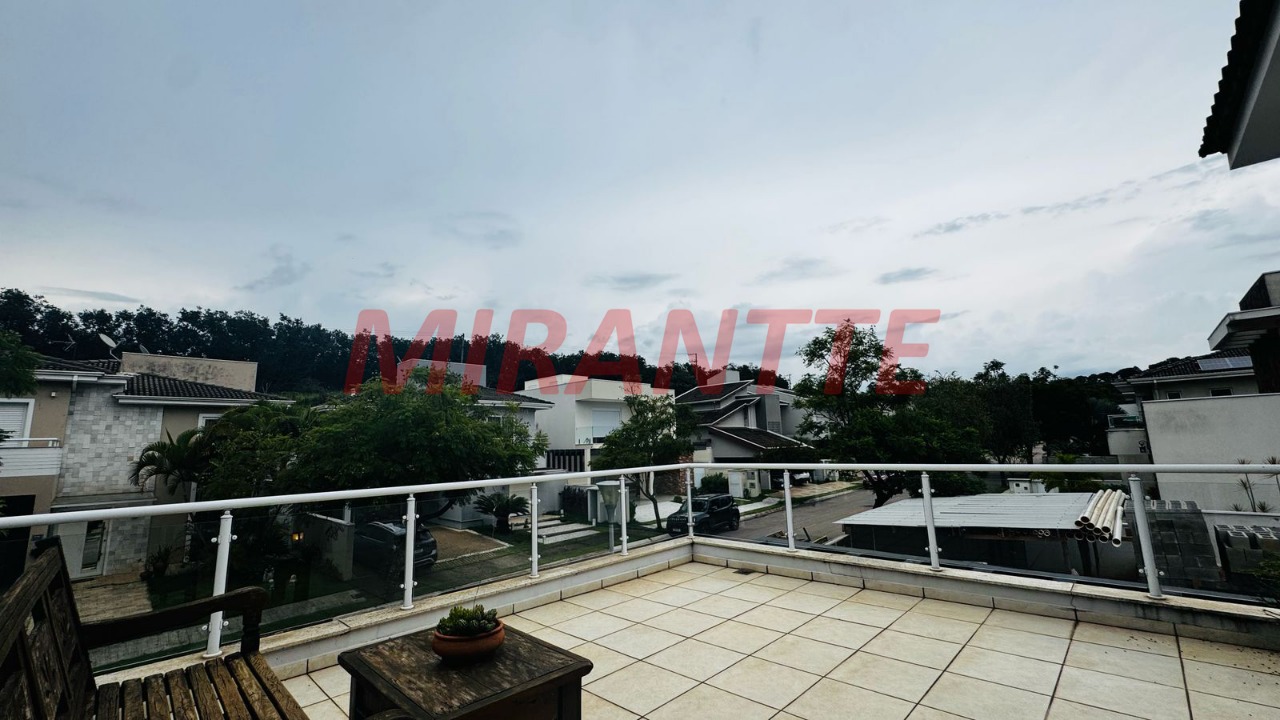 Cond. fechado de 300m² com 3 quartos em Engordadouro