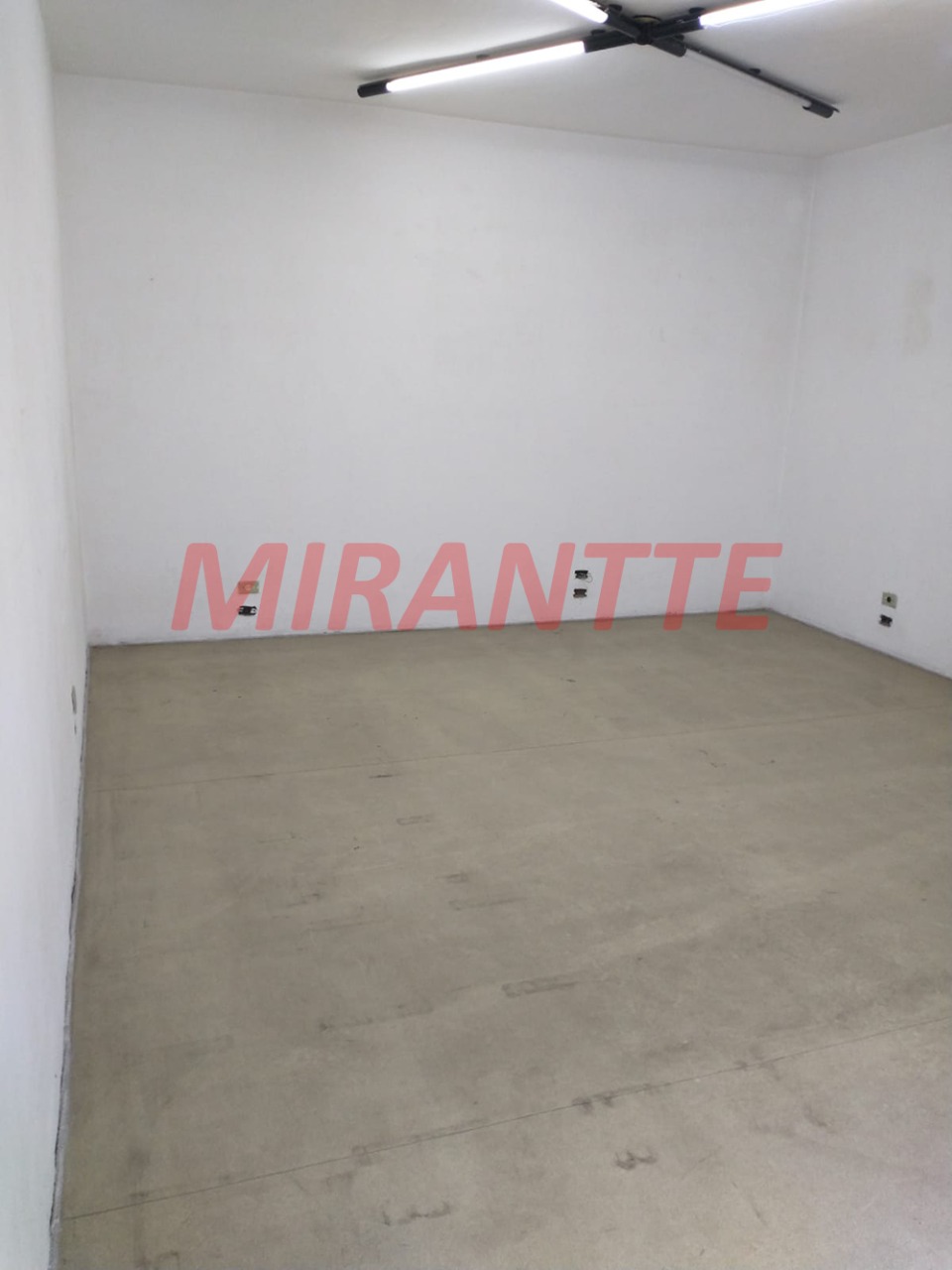 Comercial de 30m² em Santana
