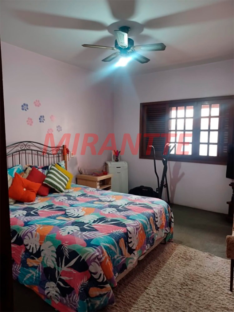 Sobrado de 235m² com 3 quartos em Vila Guilheme