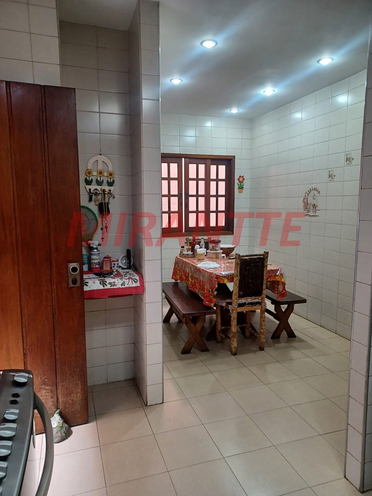 Sobrado de 235m² com 3 quartos em Vila Guilheme