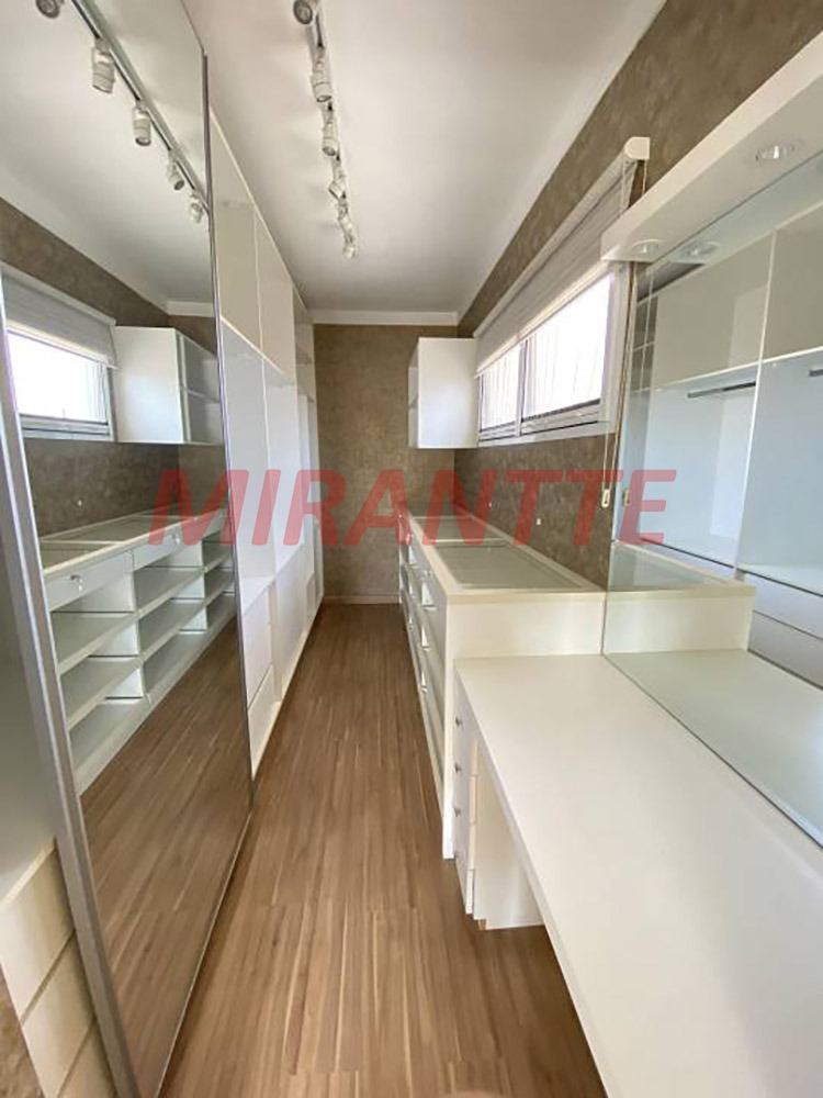 Cond. fechado de 280m² com 4 quartos em Engordadouro