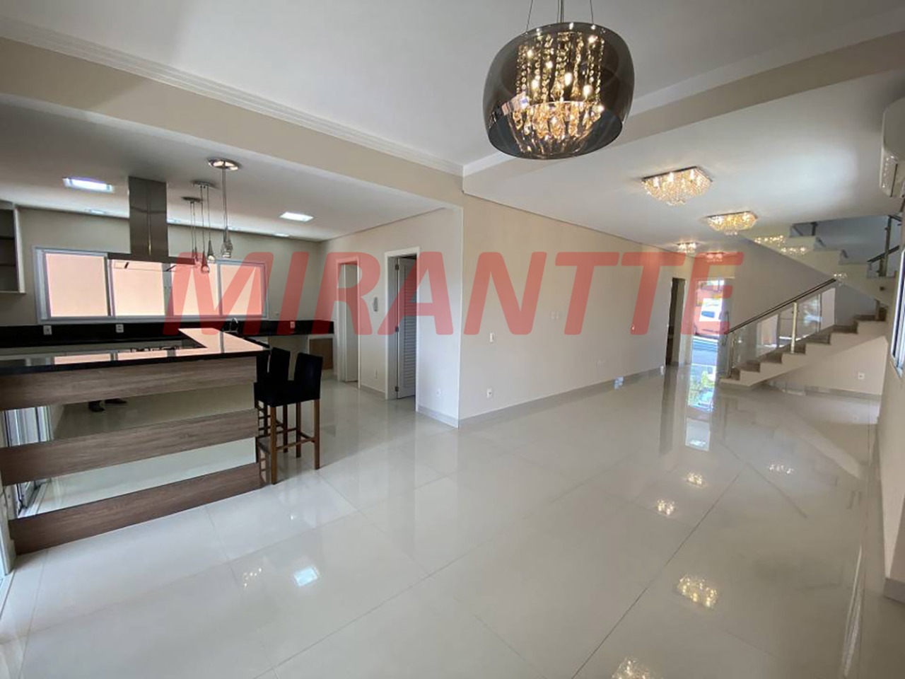 Cond. fechado de 280m² com 4 quartos em Engordadouro