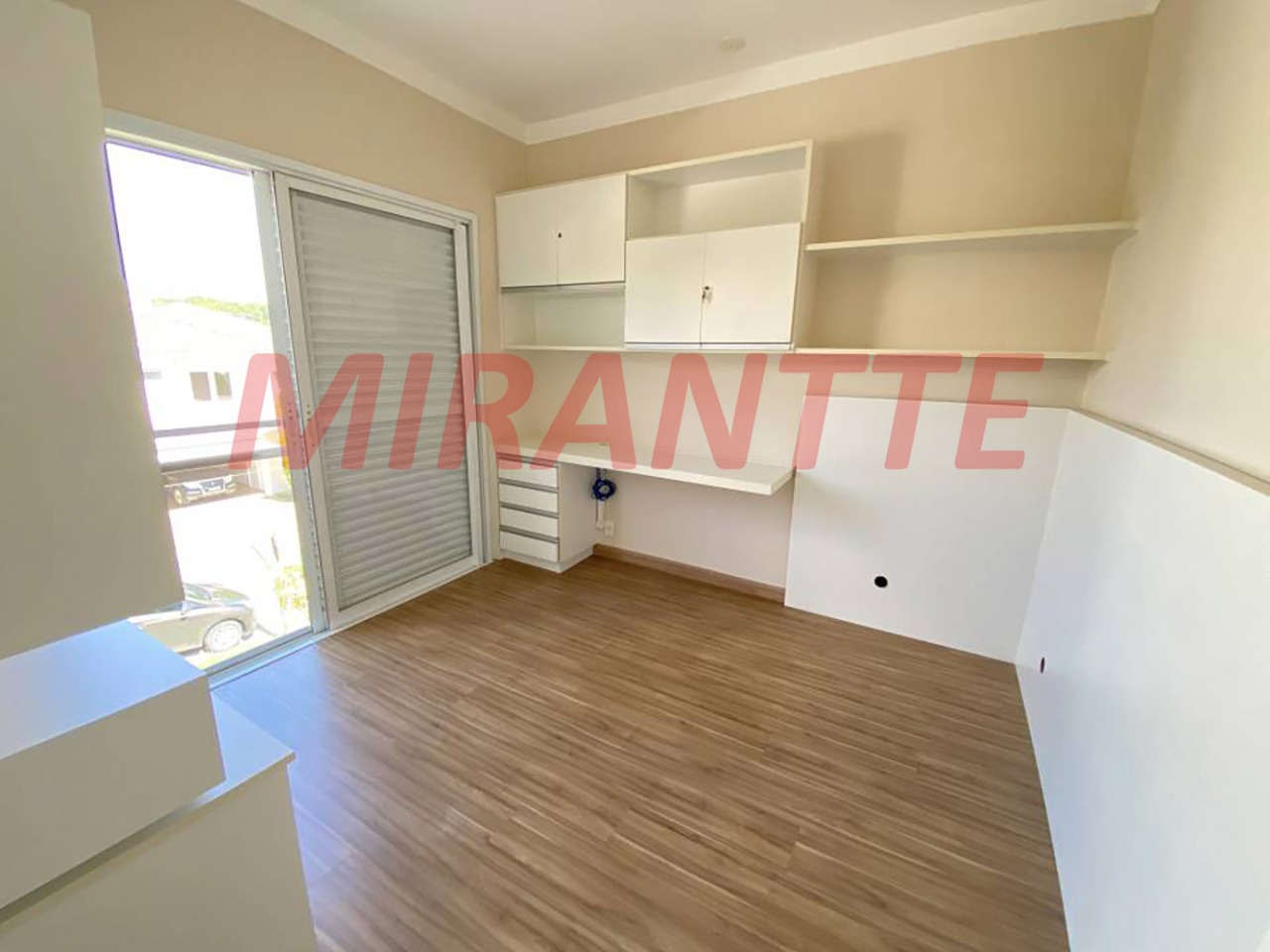 Cond. fechado de 280m² com 4 quartos em Engordadouro