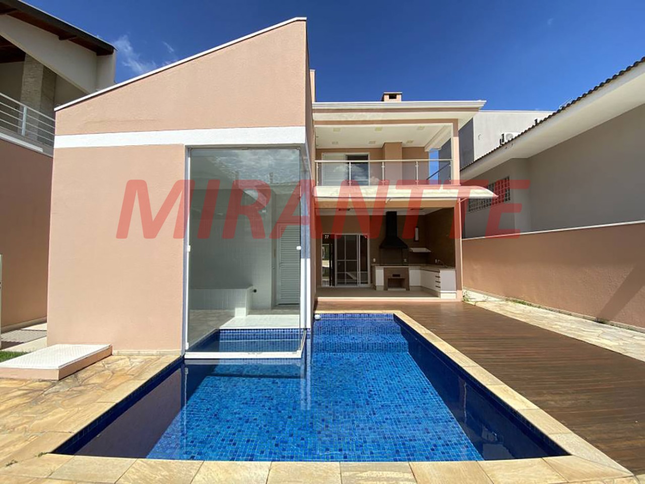 Cond. fechado de 280m² com 4 quartos em Engordadouro