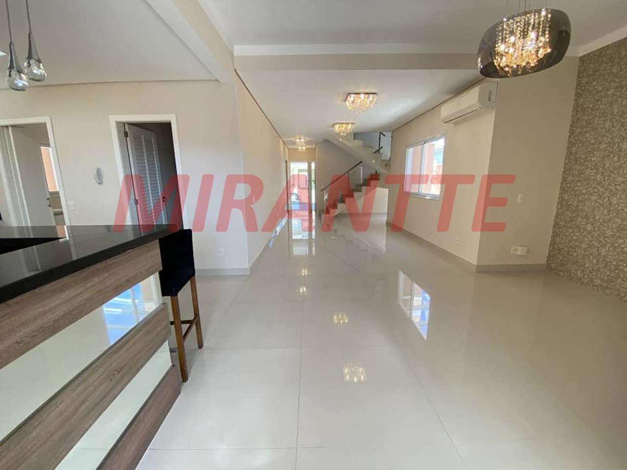 Cond. fechado de 280m² com 4 quartos em Engordadouro
