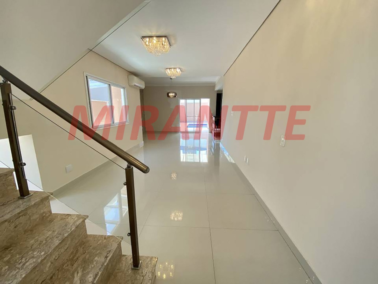 Cond. fechado de 280m² com 4 quartos em Engordadouro