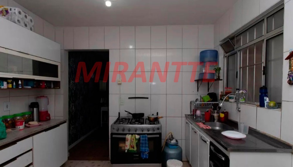 Sobrado de 270m² com 3 quartos em Vila Mazzei