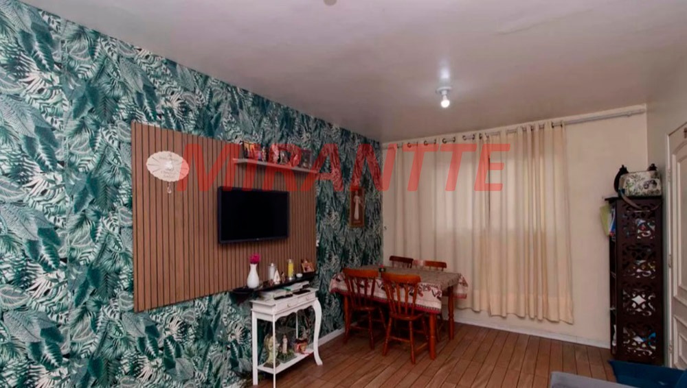 Sobrado de 270m² com 3 quartos em Vila Mazzei