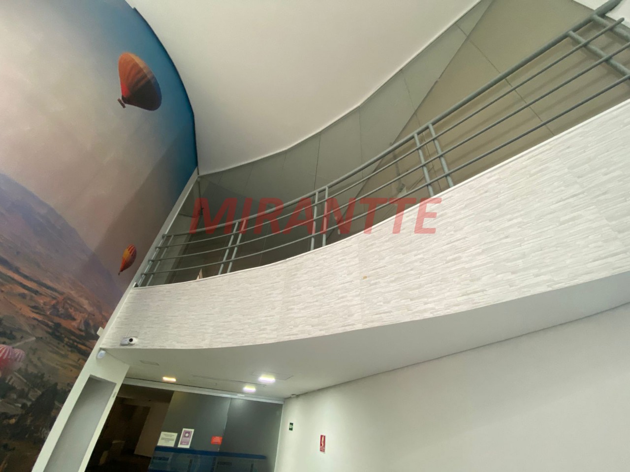 Comercial de 598m² em Santana