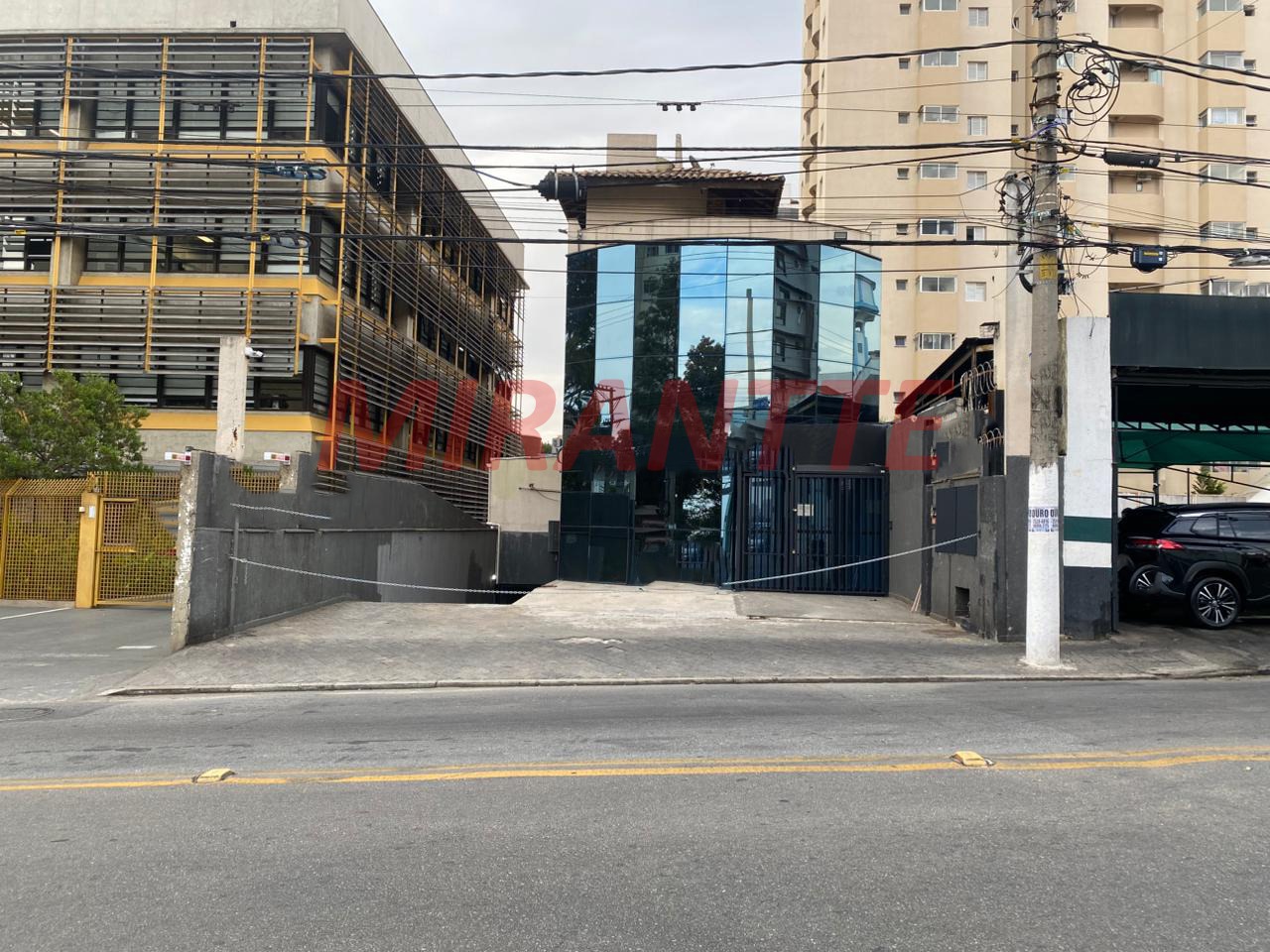Comercial de 598m² em Santana