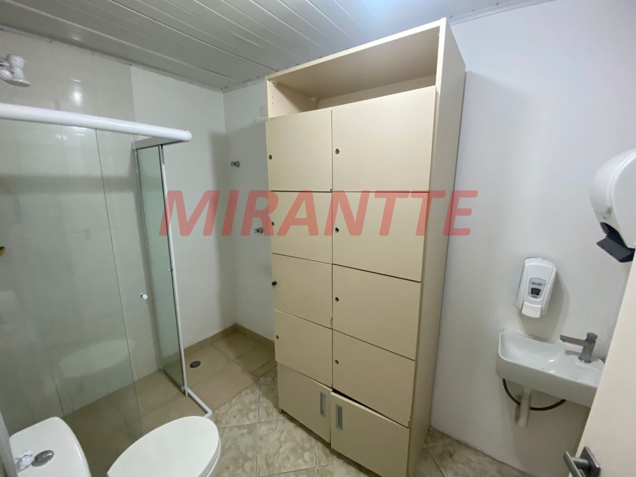 Comercial de 598m² em Santana