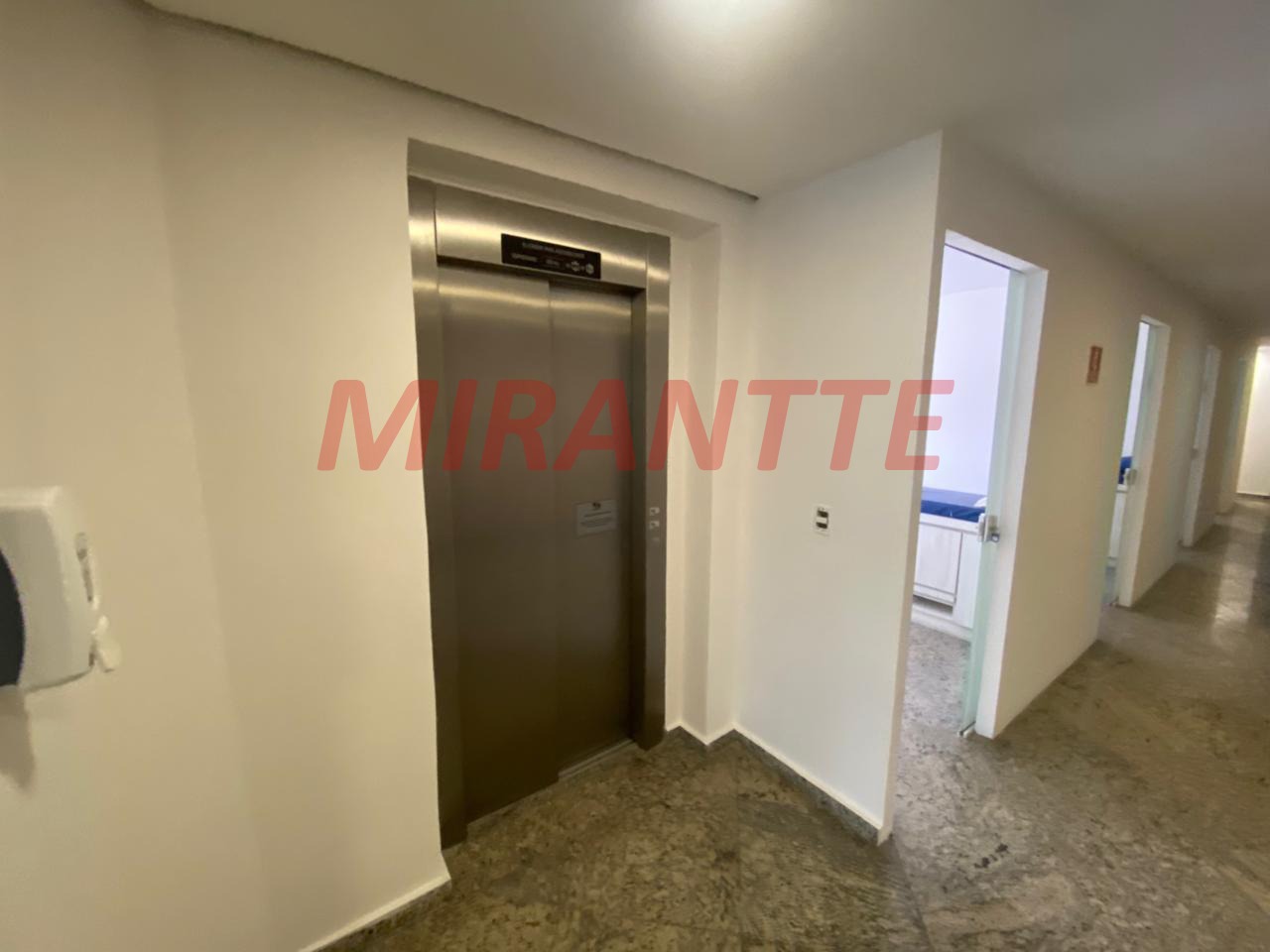 Comercial de 598m² em Santana