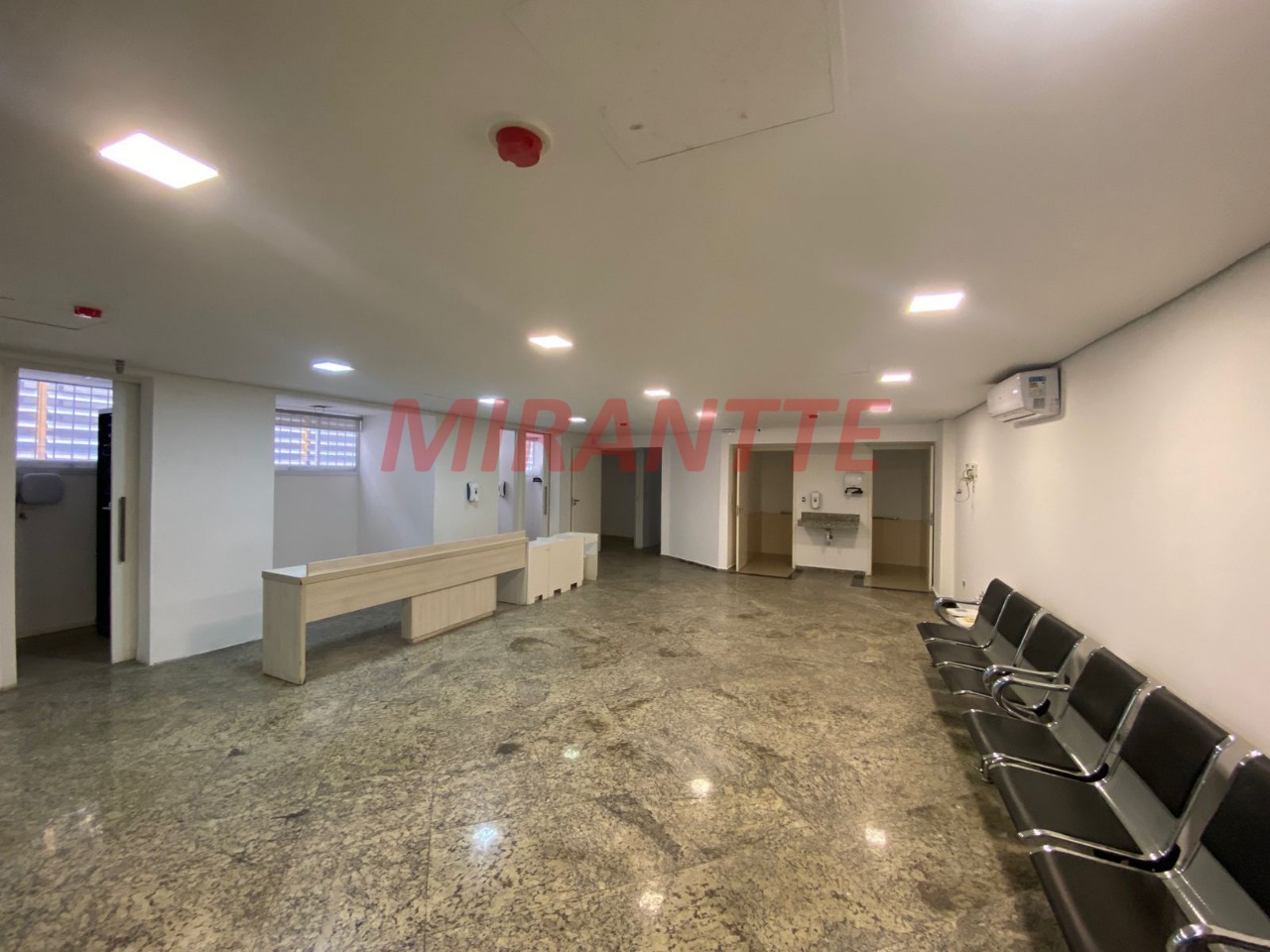 Comercial de 598m² em Santana
