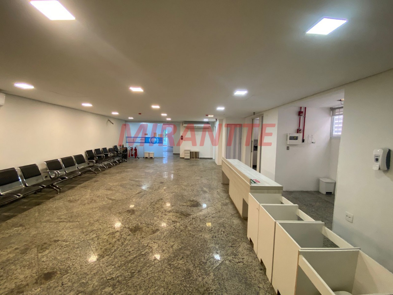 Comercial de 598m² em Santana