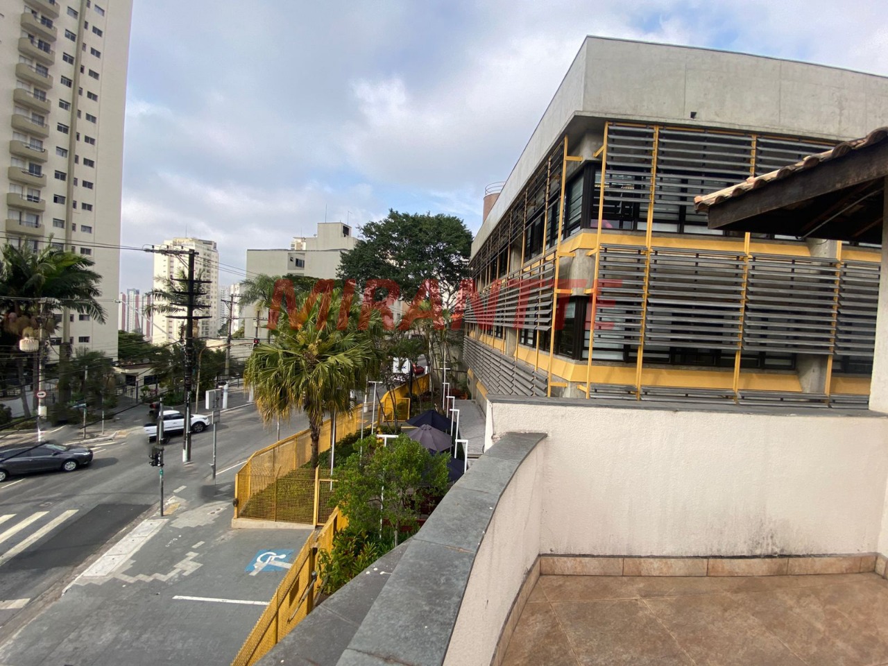 Comercial de 598m² em Santana