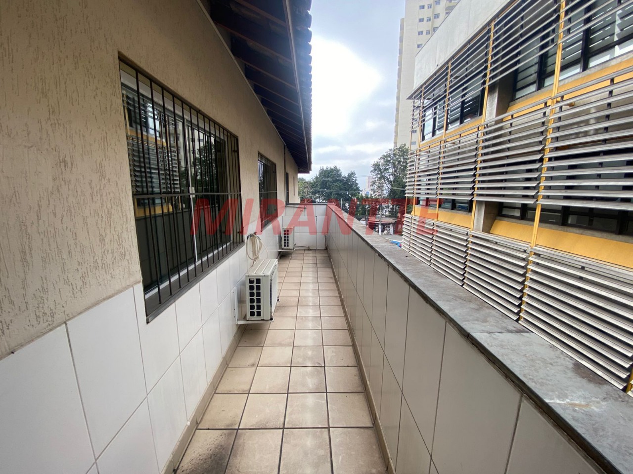 Comercial de 598m² em Santana