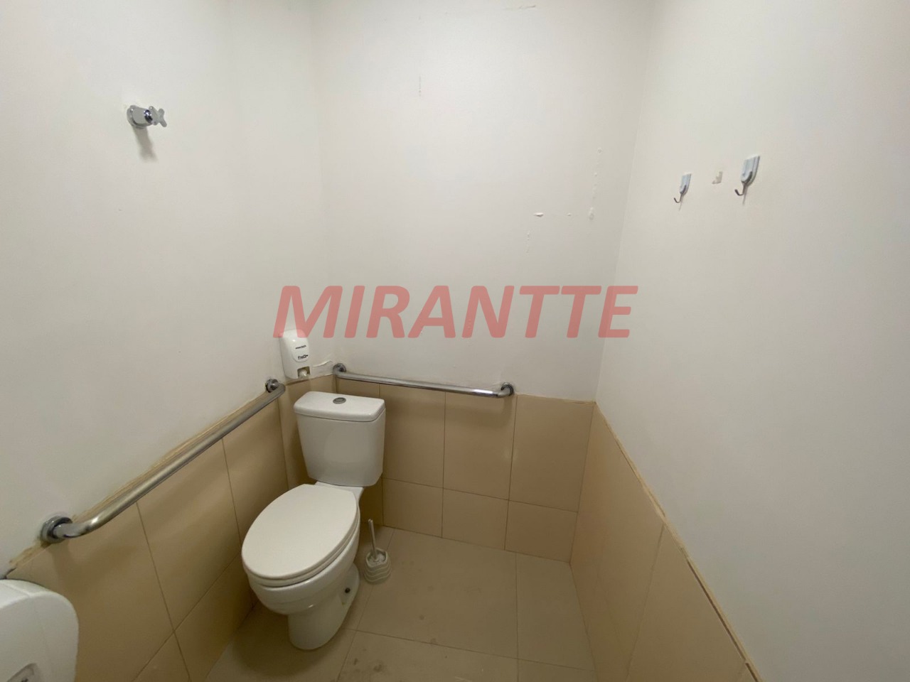 Comercial de 598m² em Santana