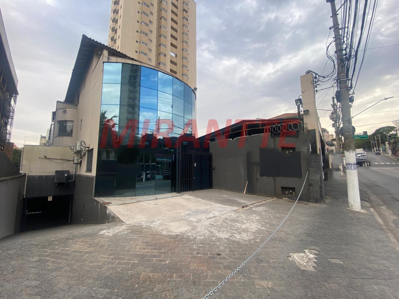 Comercial de 598m² em Santana