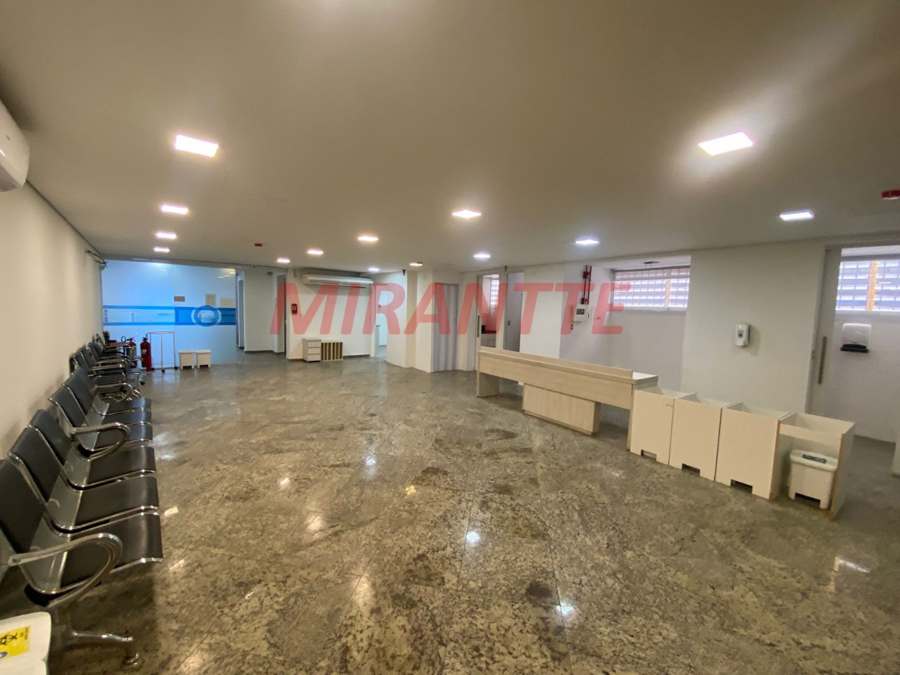 Comercial de 598m² em Santana