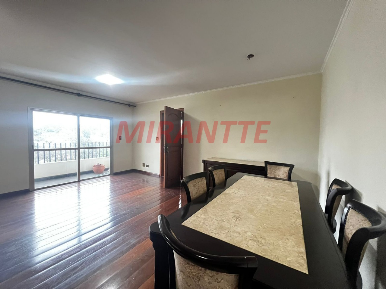 Apartamento de 190m² com 4 quartos em Tremembe