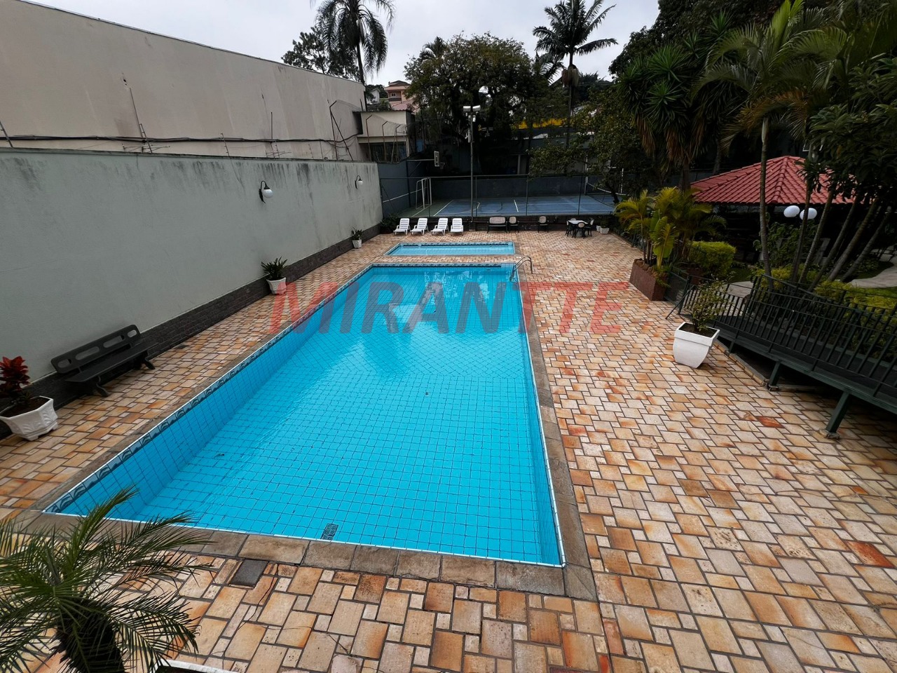 Apartamento de 190m² com 4 quartos em Tremembe