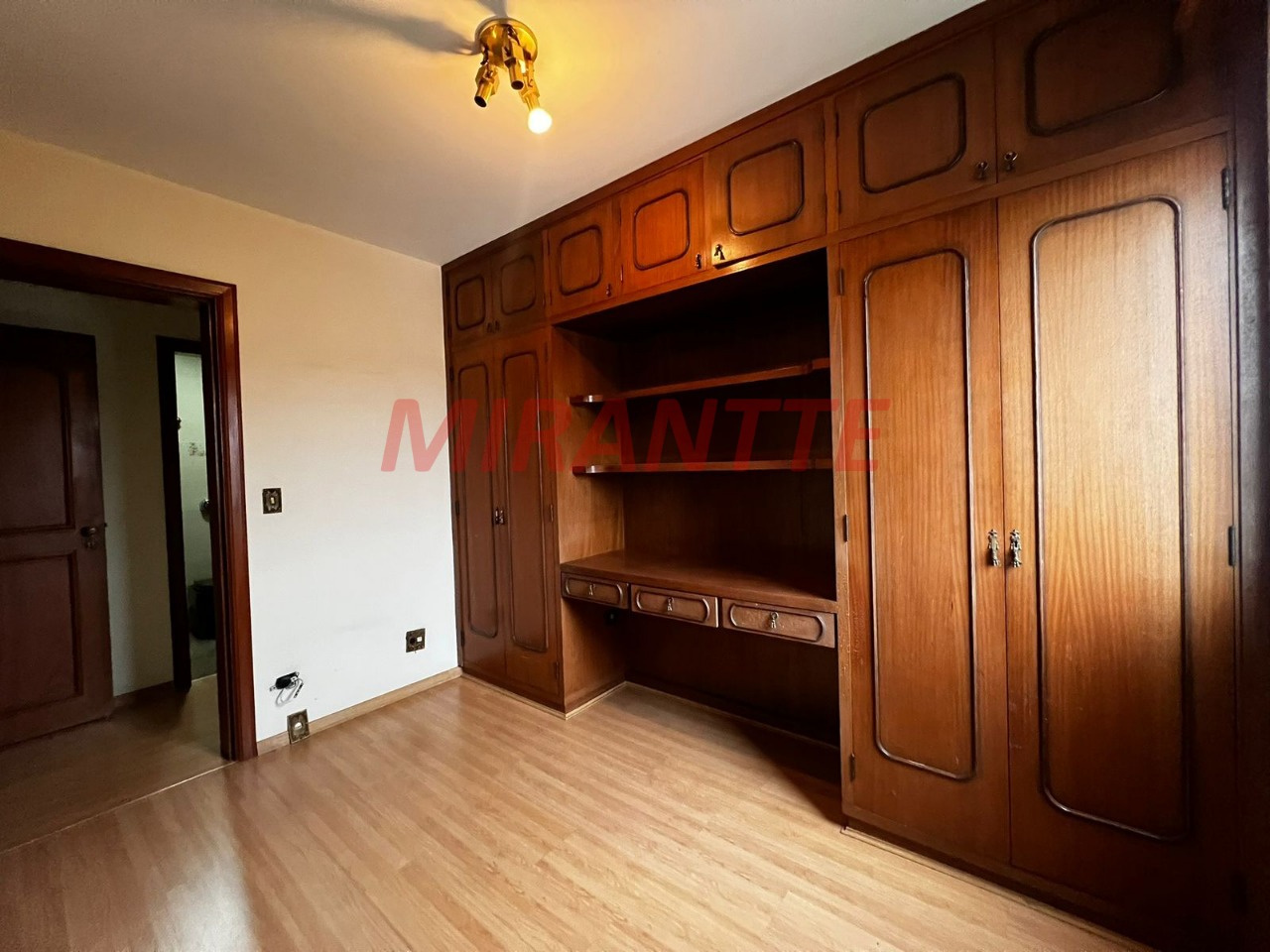 Apartamento de 190m² com 4 quartos em Tremembe