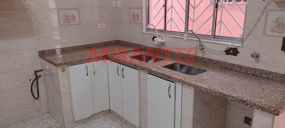 Sobrado de 200m² com 3 quartos em Santana