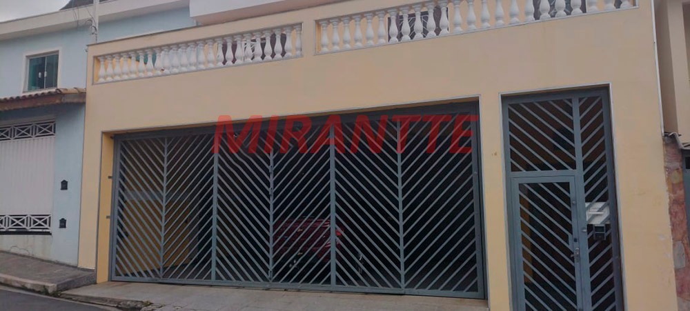 Sobrado de 200m² com 3 quartos em Santana