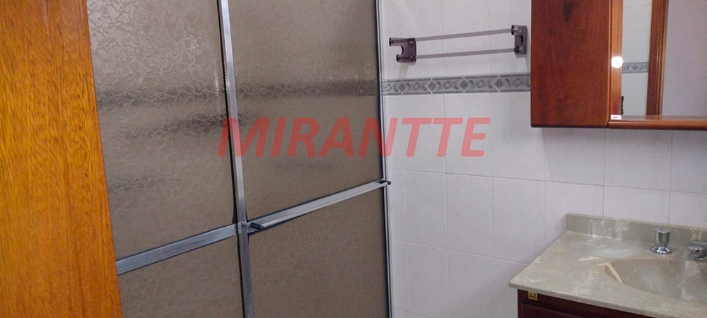 Sobrado de 200m² com 3 quartos em Santana