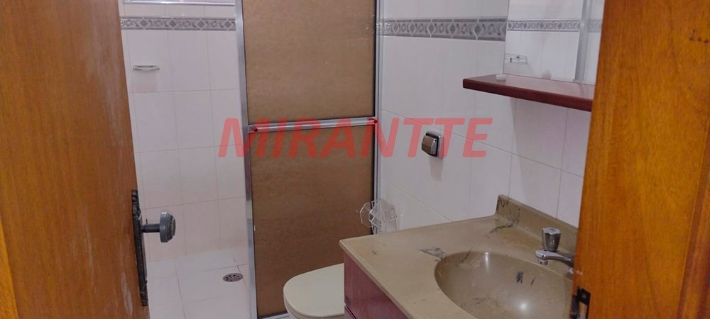 Sobrado de 200m² com 3 quartos em Santana