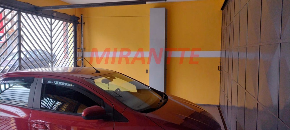Sobrado de 200m² com 3 quartos em Santana