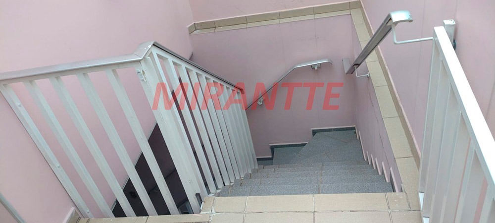 Sobrado de 200m² com 3 quartos em Santana