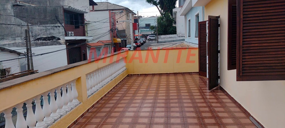 Sobrado de 200m² com 3 quartos em Santana