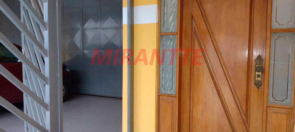 Sobrado de 200m² com 3 quartos em Santana