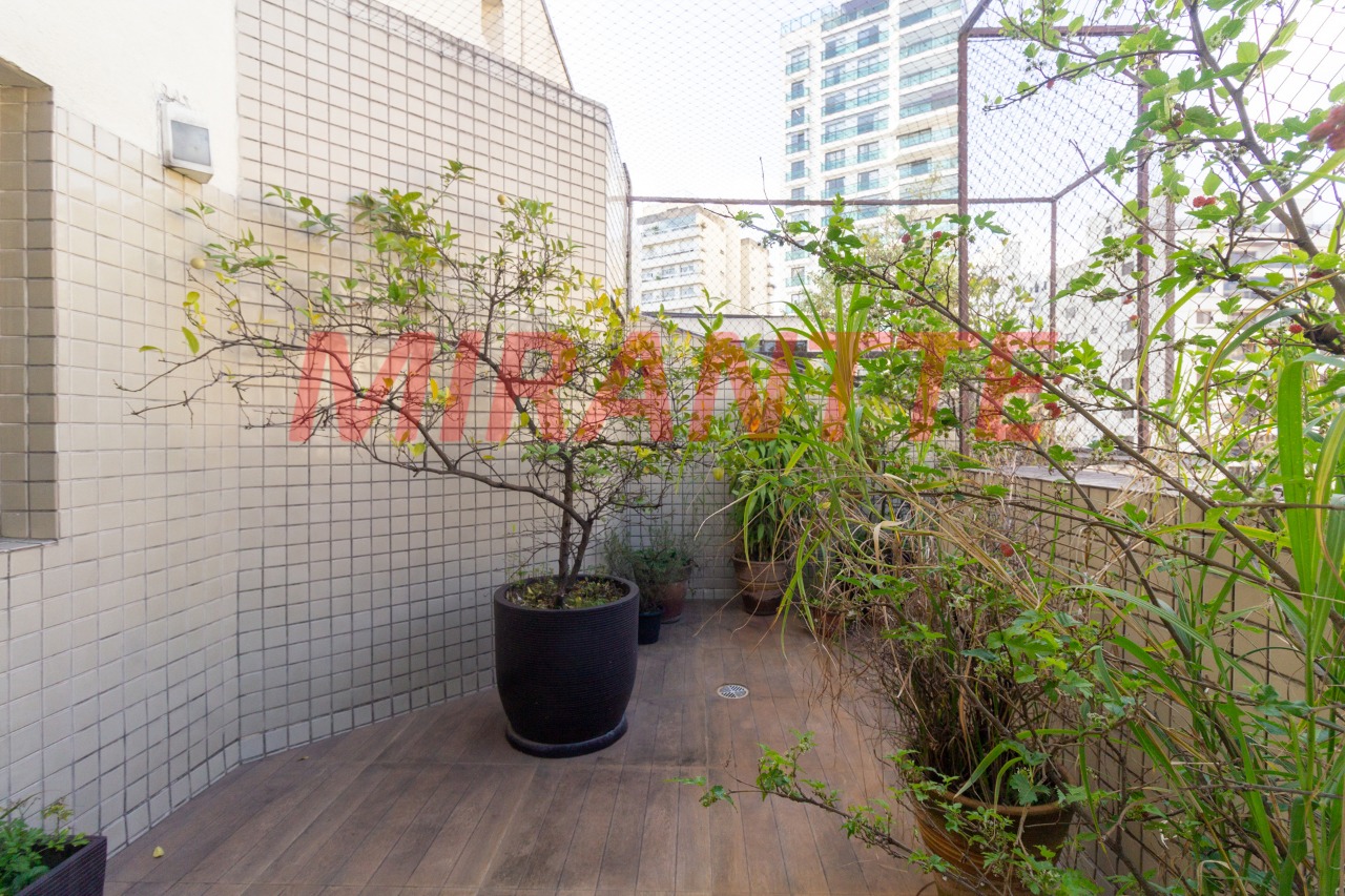 Apartamento de 246m² com 4 quartos em Santana