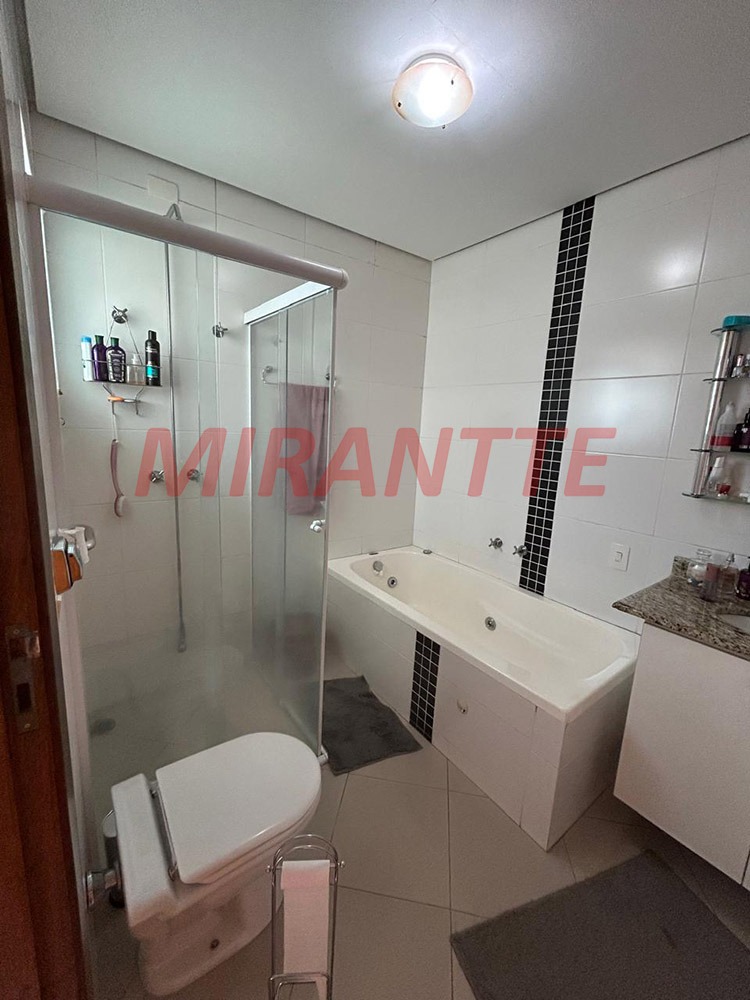 Sobrado de 174m² com 3 quartos em Santa Teresinha