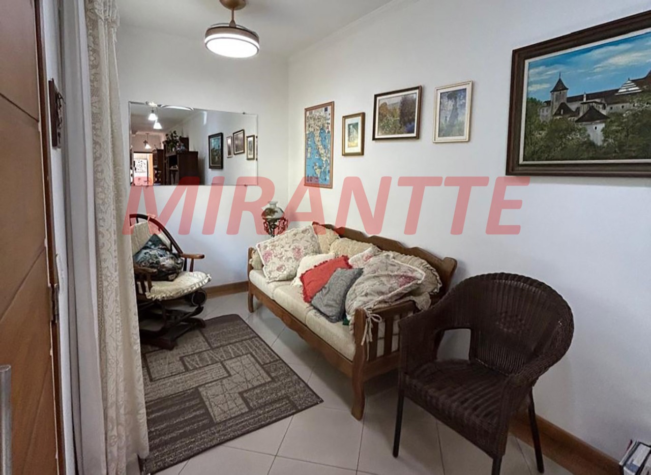 Sobrado de 174m² com 3 quartos em Santa Teresinha
