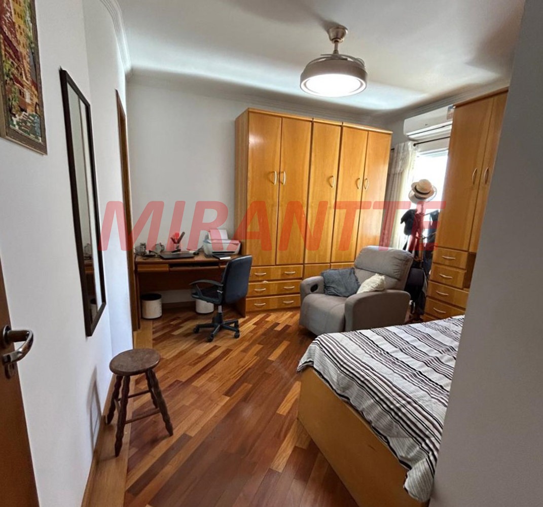 Sobrado de 174m² com 3 quartos em Santa Teresinha